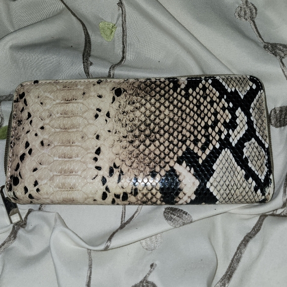 Dynamite Wallet - Picture 1 of 4